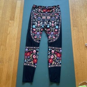 Yoga Democracy floral black leggings size large